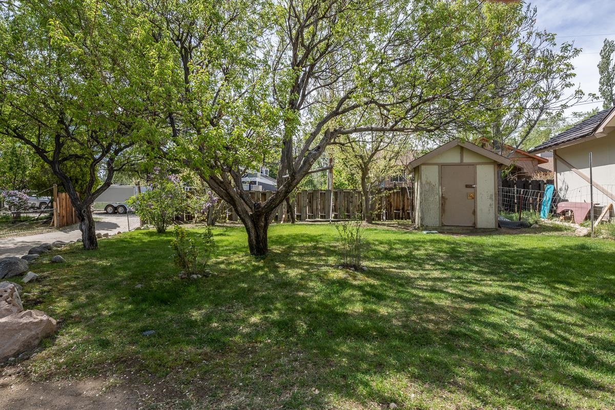 220 Ocean View Road Bishop, CA 93514 - Photo 32 of 42 Gallery Image 32