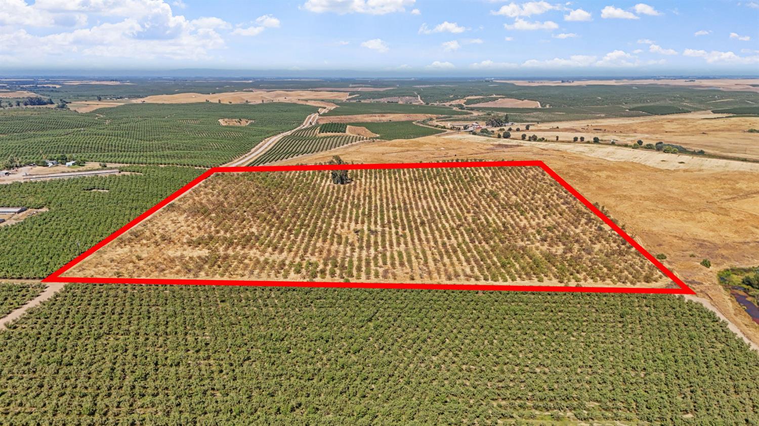 9999 Los Cerritos Road Snelling, CA 95369 - Photo 20 of 22 a view of an outdoor space and tennis court