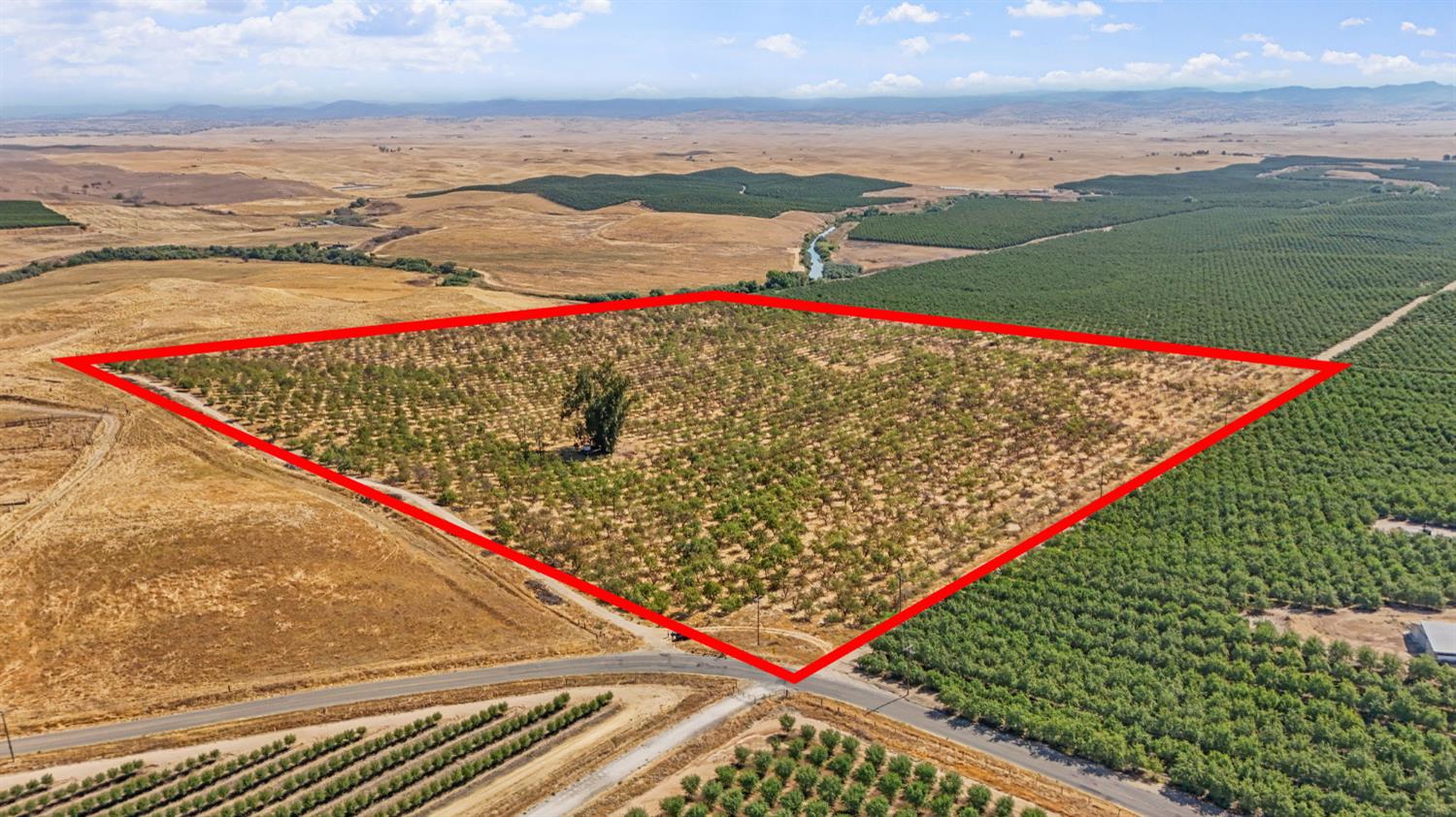 9999 Los Cerritos Road Snelling, CA 95369 - Photo 2 of 22 a view of a tennis court