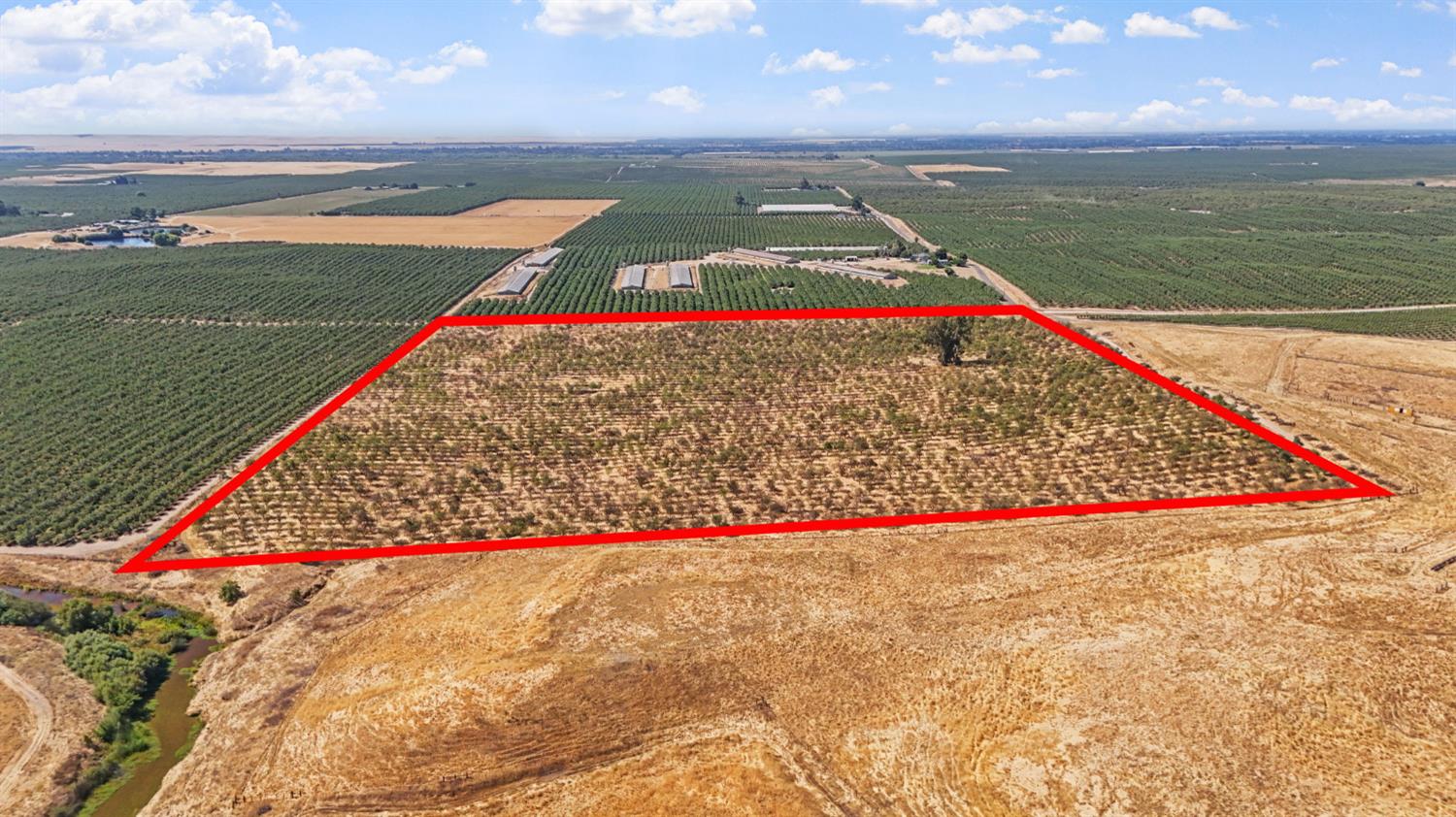 9999 Los Cerritos Road Snelling, CA 95369 - Photo 6 of 22 a view of an outdoor space and swimming pool