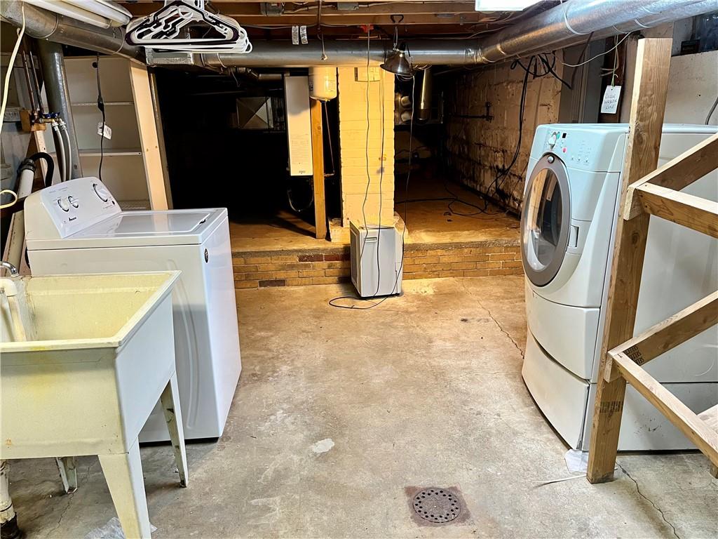 312 Zero Street Carnegie, PA 15106 - Photo 19 of 22 a utility room with dryer and washer