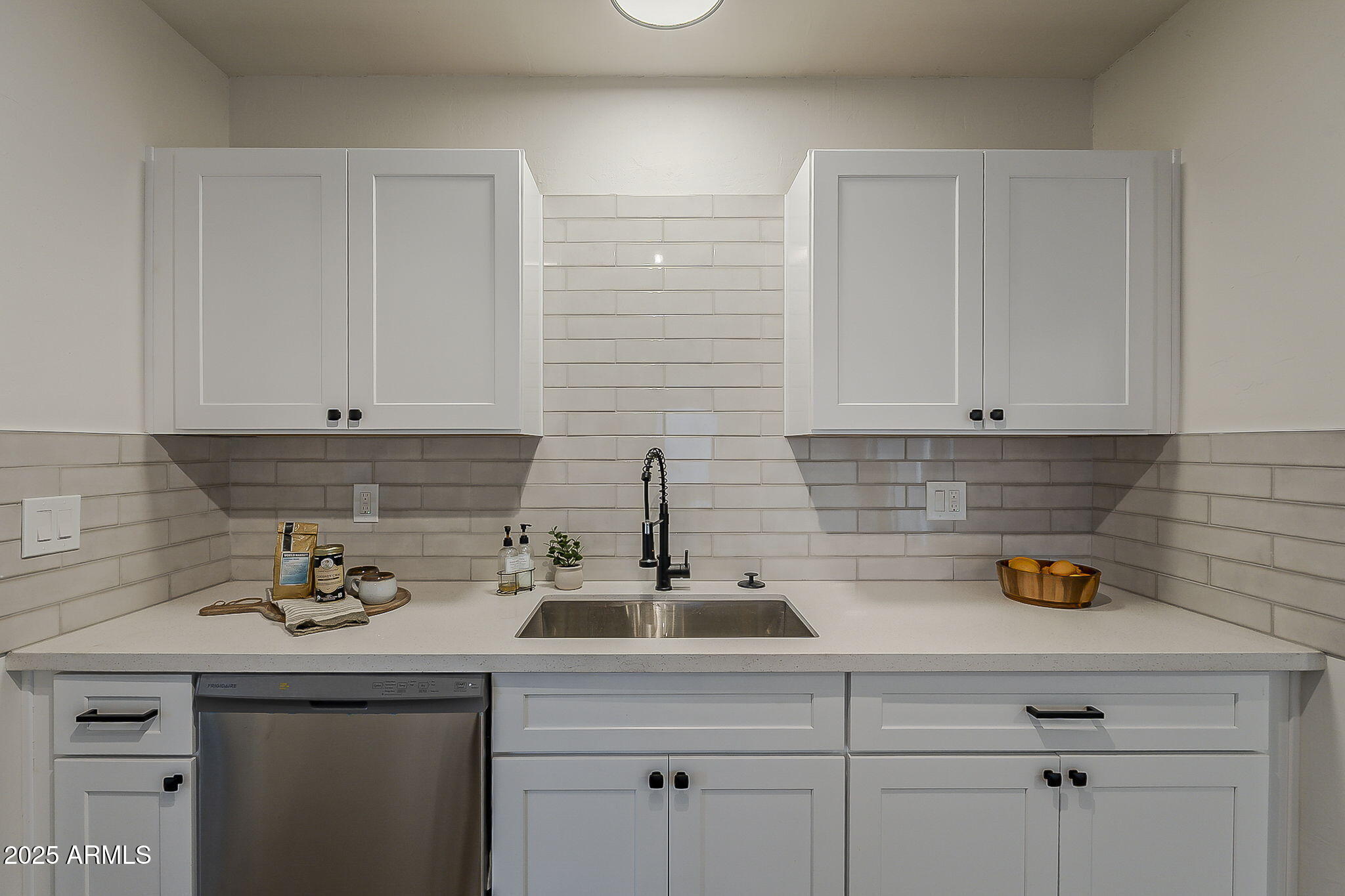 1616 East Pecan Road Phoenix, AZ 85040 - Photo 12 of 43 Kitchen