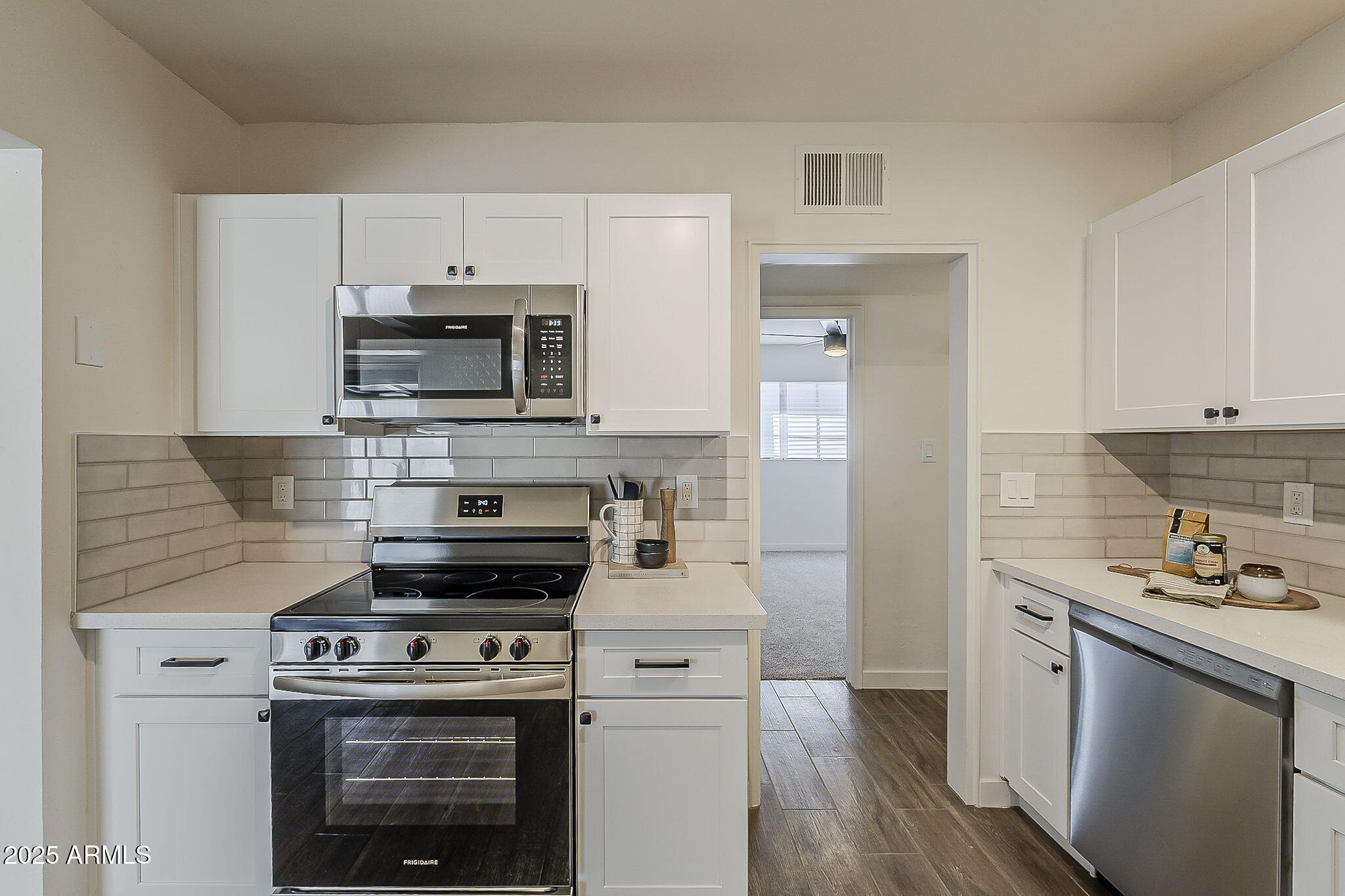 1616 East Pecan Road Phoenix, AZ 85040 - Photo 13 of 43 Kitchen