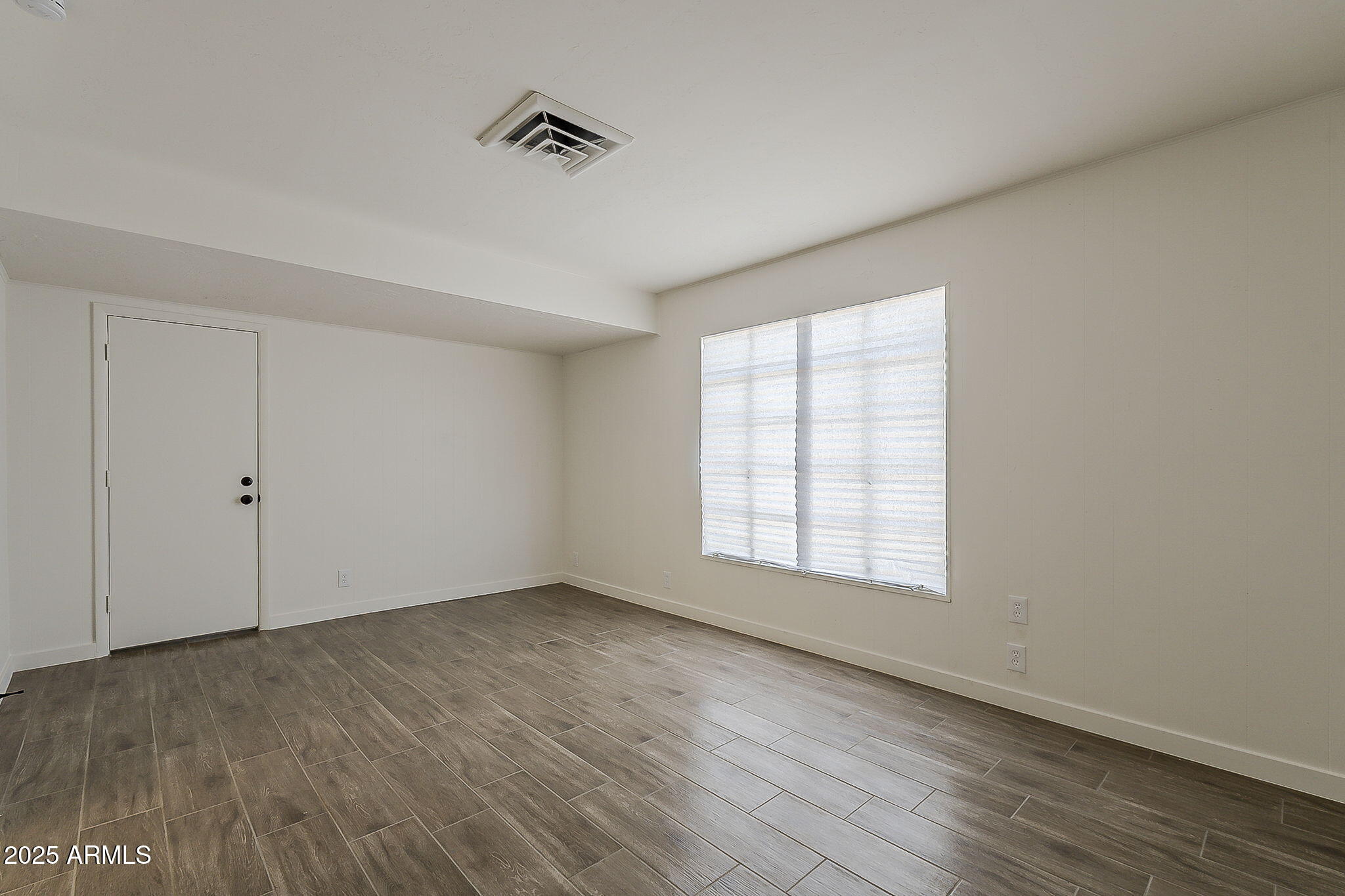 1616 East Pecan Road Phoenix, AZ 85040 - Photo 19 of 43 Family Room