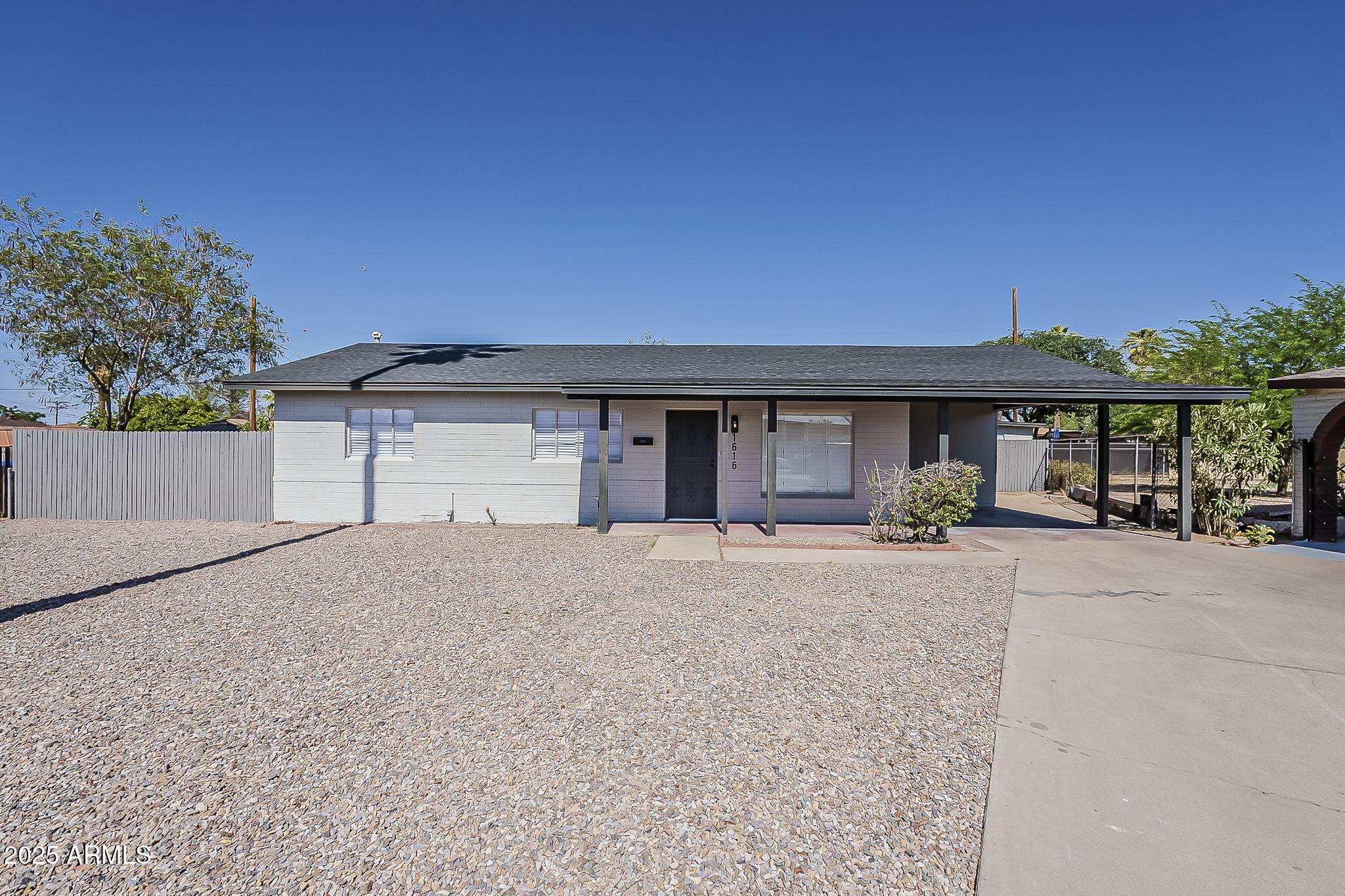1616 East Pecan Road Phoenix, AZ 85040 - Photo 2 of 43 Front Yard