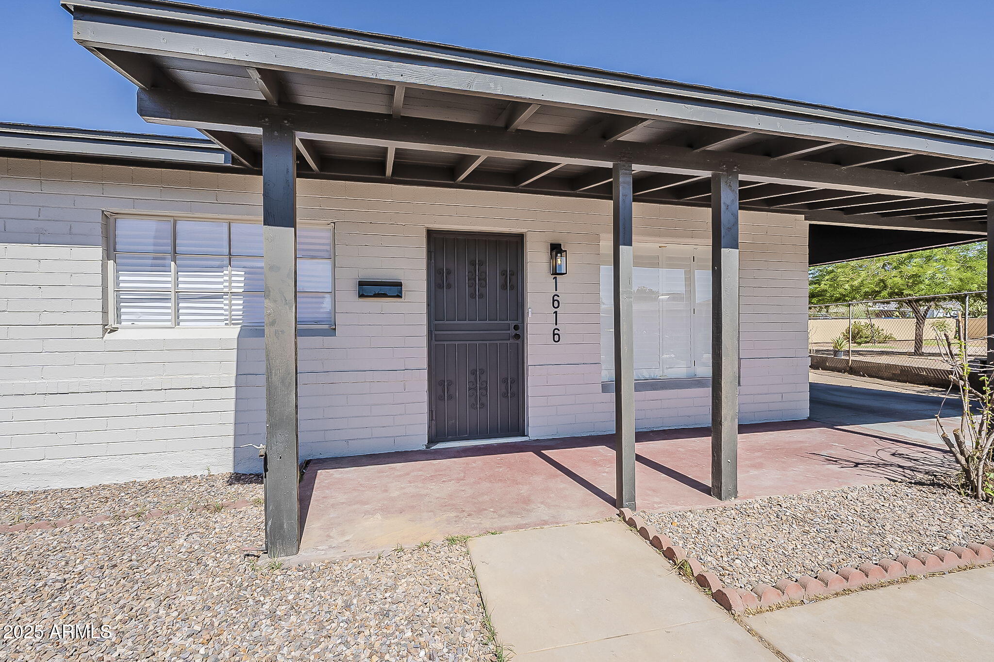 1616 East Pecan Road Phoenix, AZ 85040 - Photo 4 of 43 Front Yard