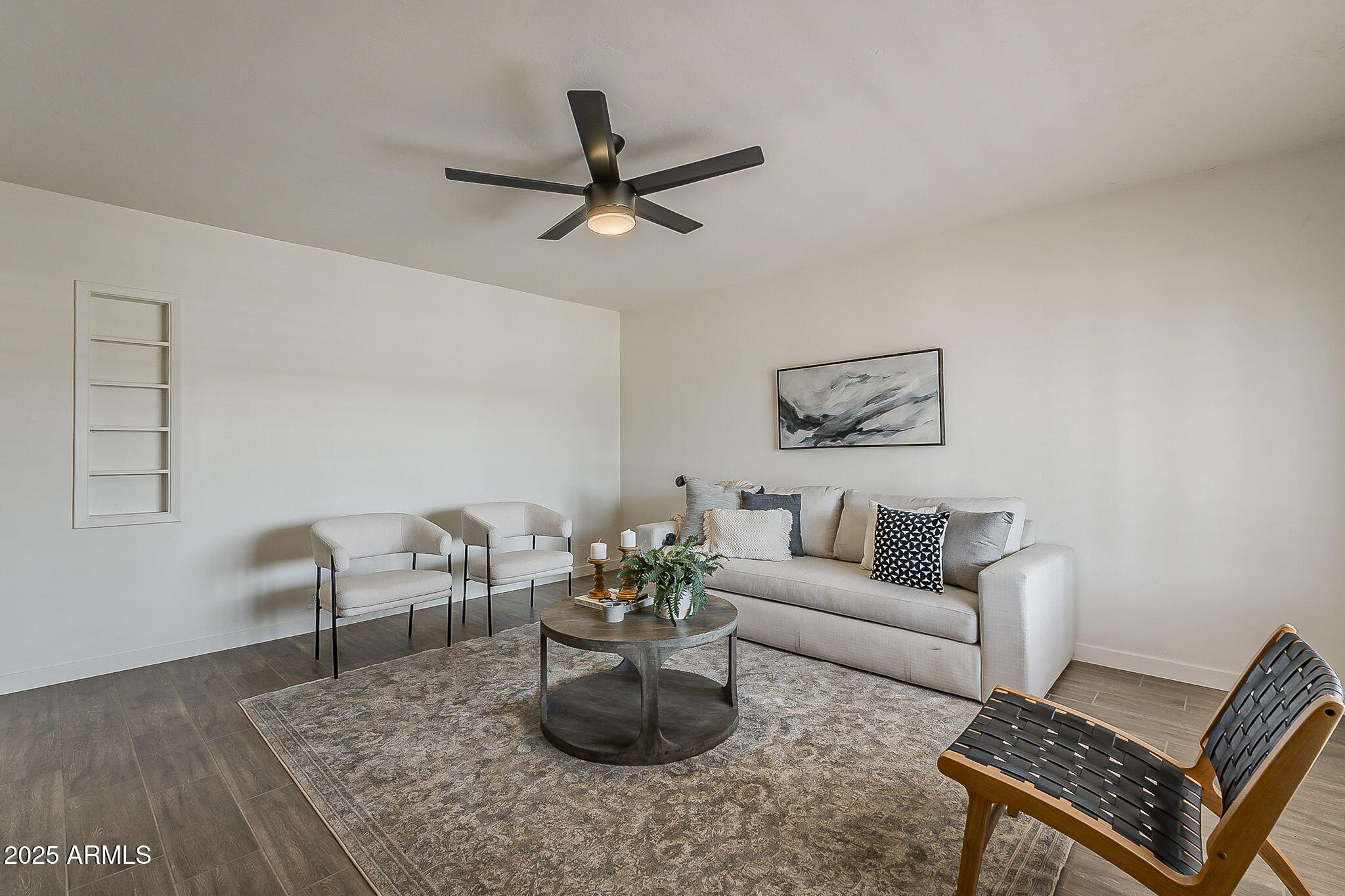 1616 East Pecan Road Phoenix, AZ 85040 - Photo 5 of 43 Living Room