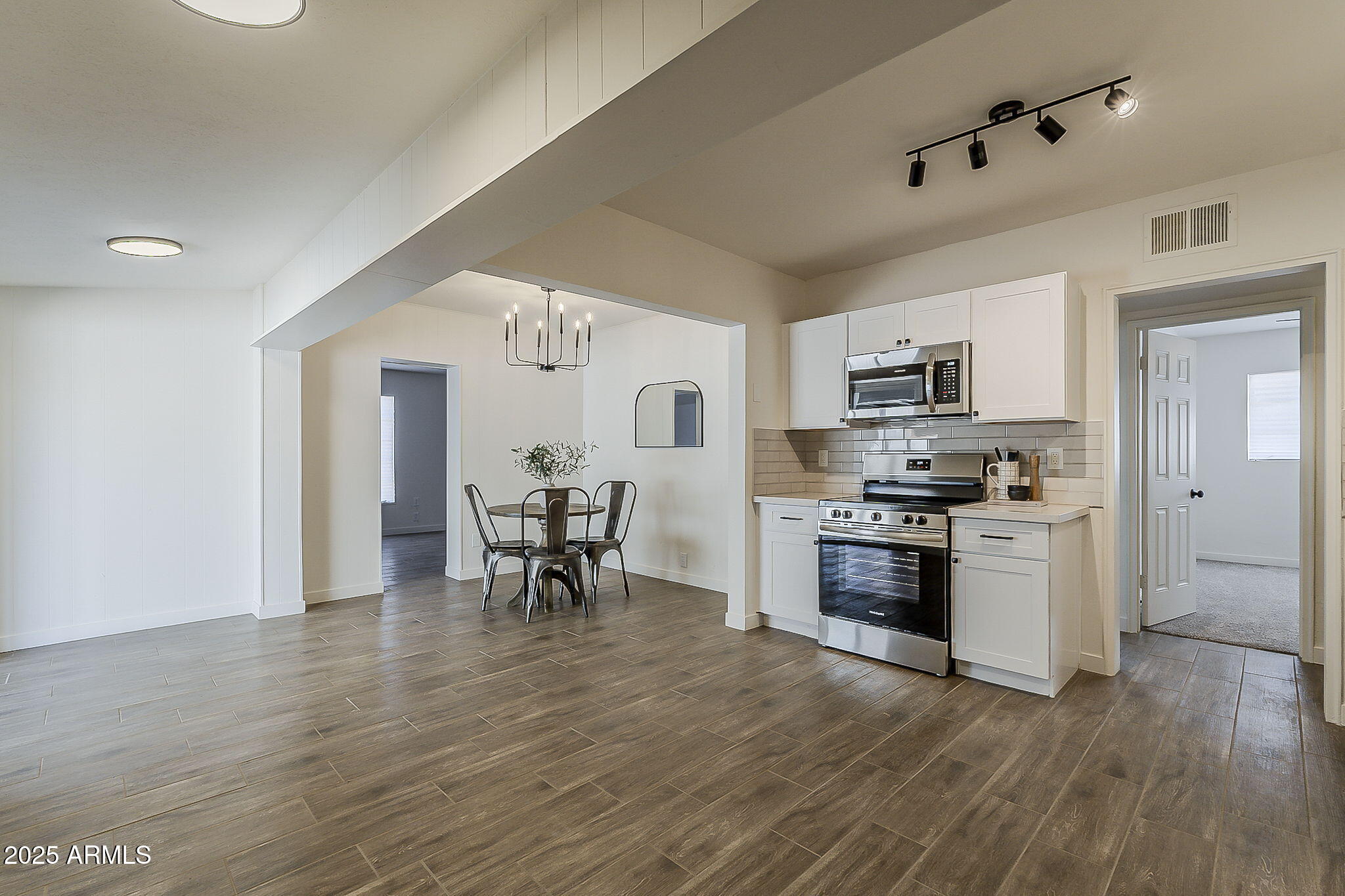 1616 East Pecan Road Phoenix, AZ 85040 - Photo 9 of 43 Kitchen
