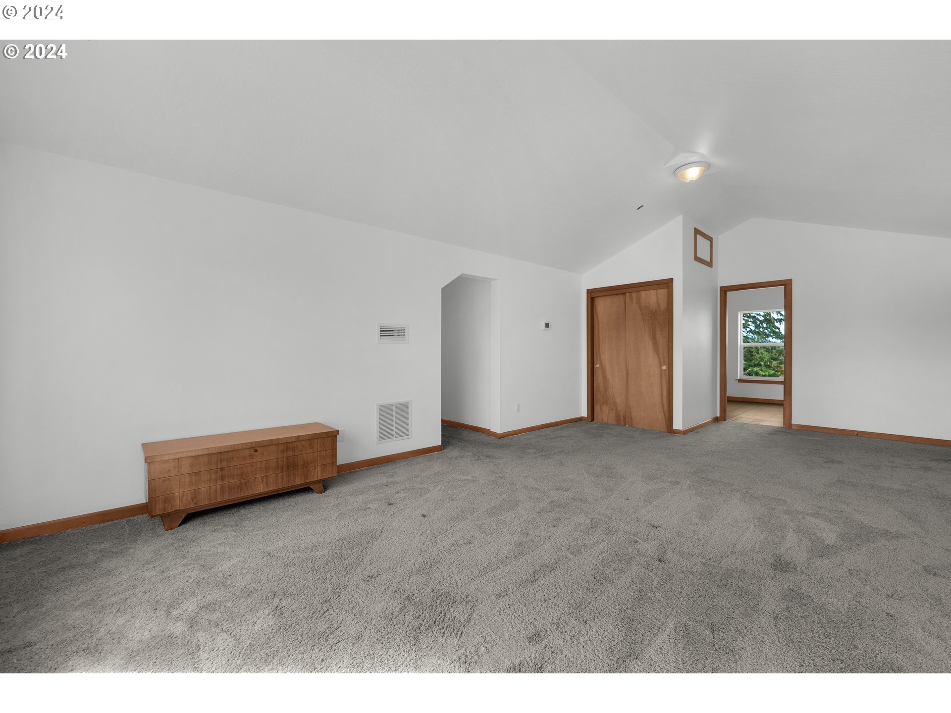 90713 Fort Clatsop Road Astoria, OR 97103 - Photo 19 of 30 a view of an empty room