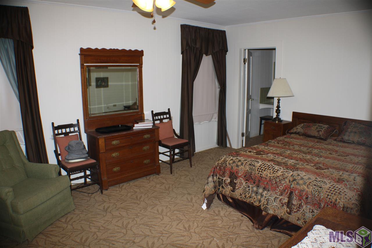 3944 Highway 1 Raceland, LA 70394 - Photo 17 of 37 Master Bedroom