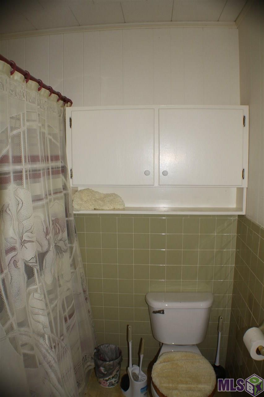 3944 Highway 1 Raceland, LA 70394 - Photo 21 of 37 Master Bath