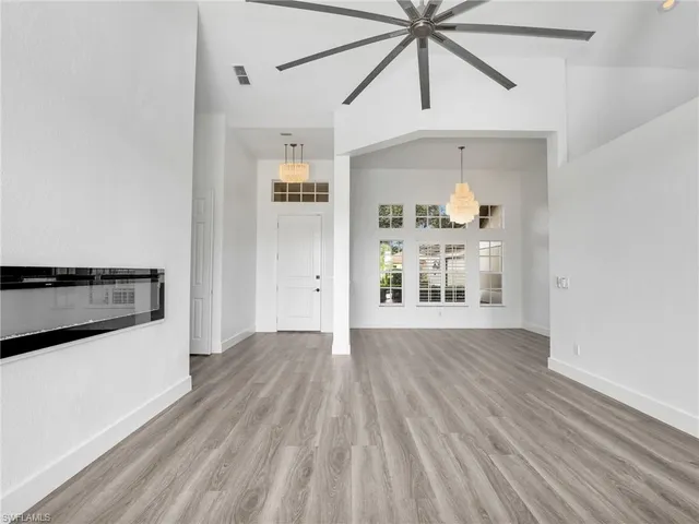 $1,050,000 | 8983 Mustang Island Circle, Naples, FL 34113