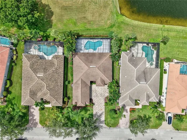 $1,050,000 | 8983 Mustang Island Circle, Naples, FL 34113