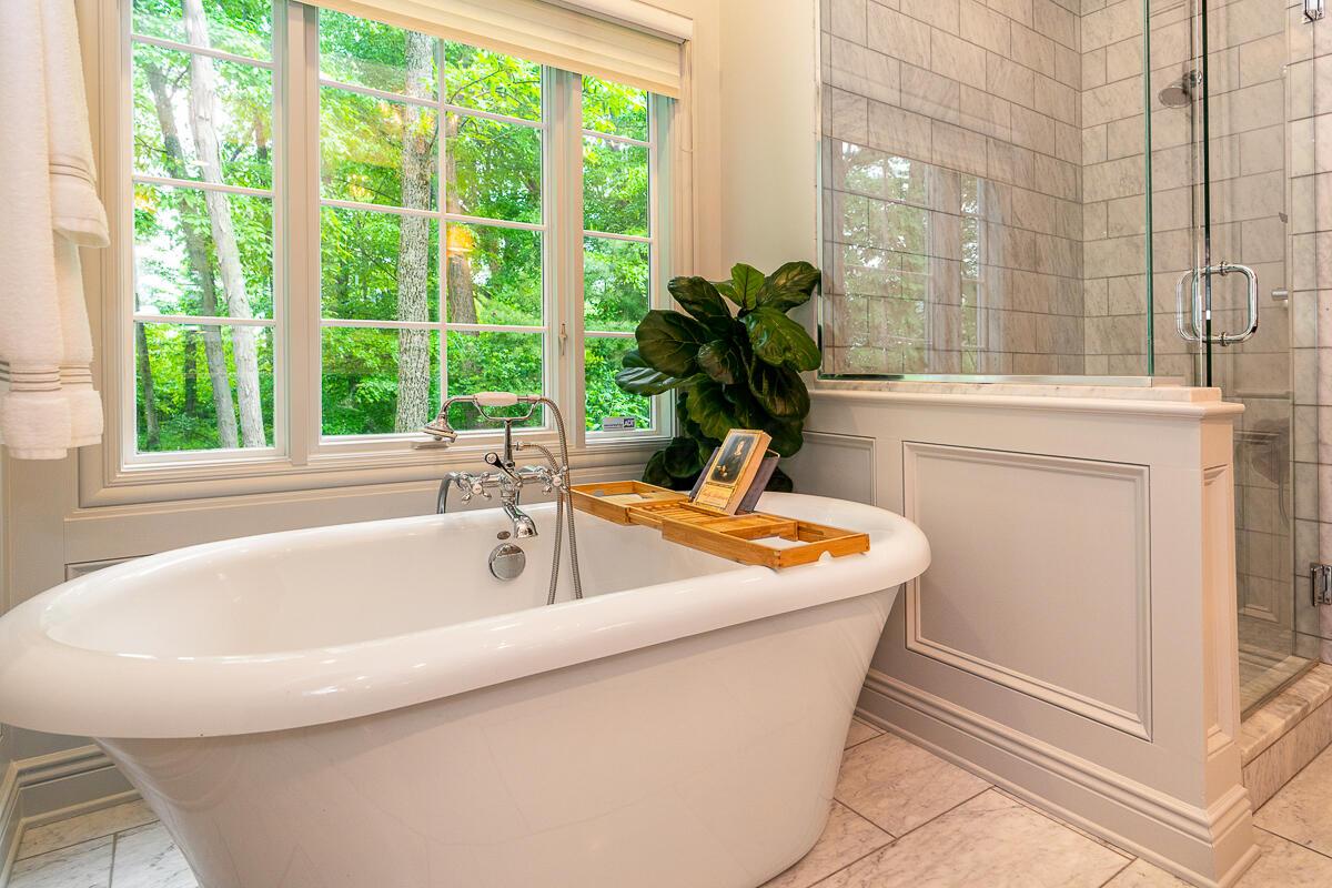 8298 Harlem Road Westerville, OH 43081 - Photo 33 of 66 1st Floor Owner's Suite Spa Bath