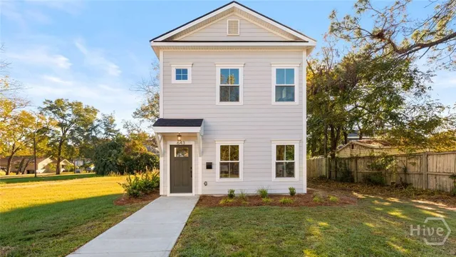 $399,000 | 643 East 32nd Street, Savannah, GA 31401