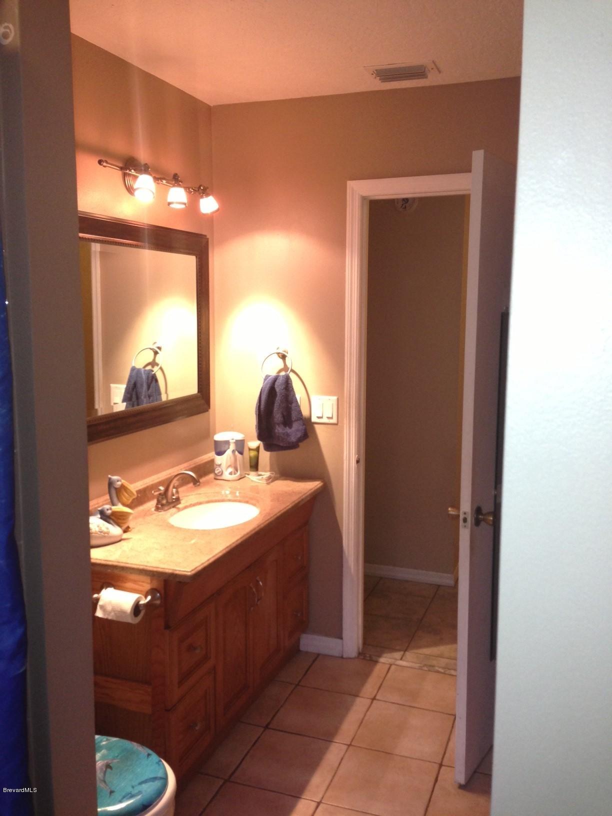 7260 Freeport Road Cocoa, FL 32927 - Photo 17 of 19 guest bath
