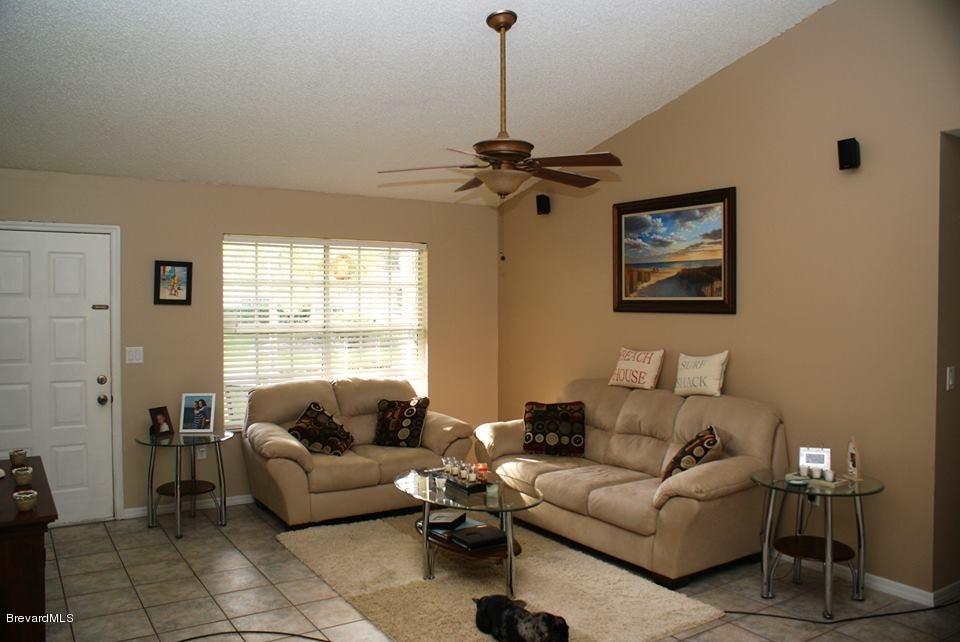 7260 Freeport Road Cocoa, FL 32927 - Photo 5 of 19 living room