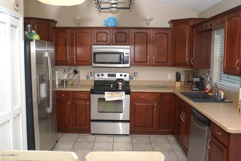 7260 Freeport Road Cocoa, FL 32927 - Photo 8 of 19 kitchen
