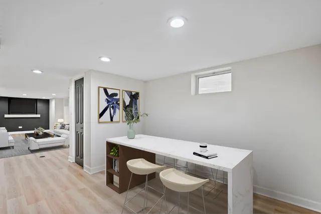 $3,700 | 6444 28th Place, Berwyn, IL 60402