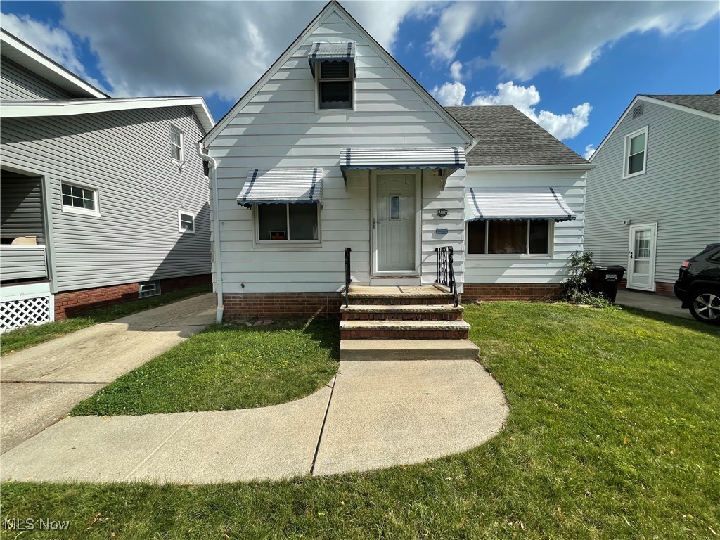 6802 Virginia Avenue Parma, OH 44129 - Photo 1 of 22
