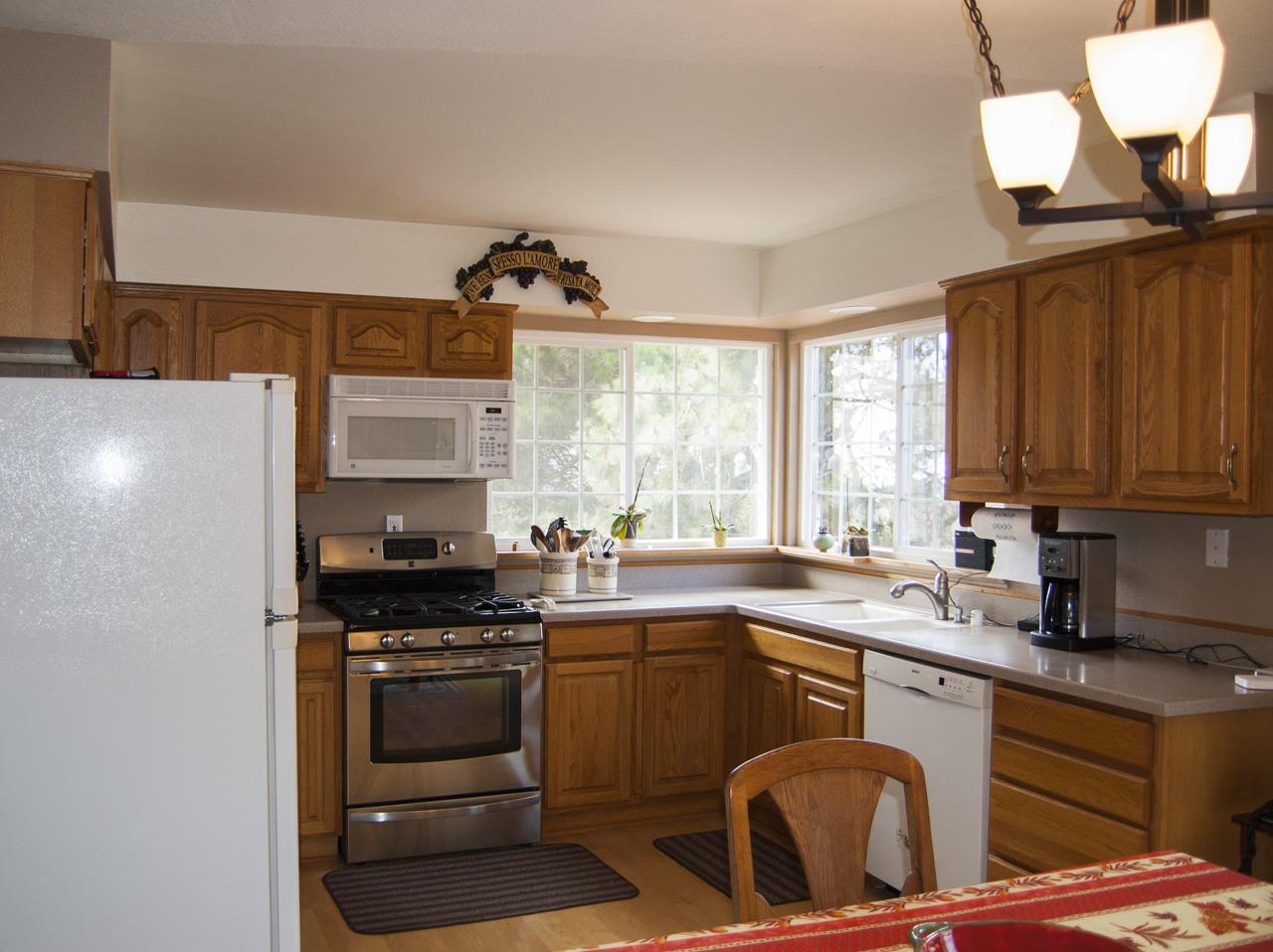 451 6th Street Montara, CA 94037 - Photo 10 of 18 Gallery Image 10
