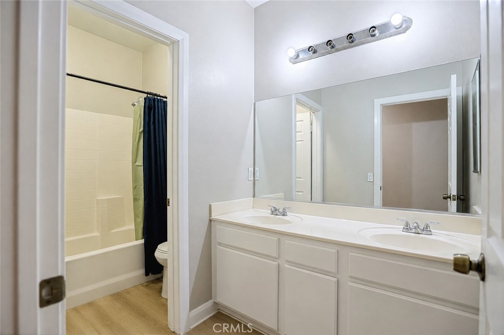 4252 Jenkins Lane Riverside, CA 92501 - Photo 18 of 32 Hallway Bathroom