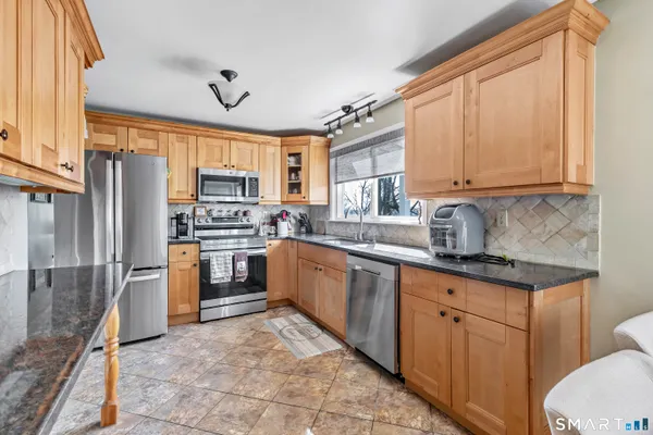 $3,300 | 150 Stiles Street, Stratford, CT 06614