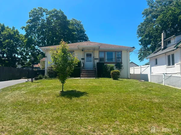 $699,900 | 129 Hampton Street, Metuchen, NJ 08840