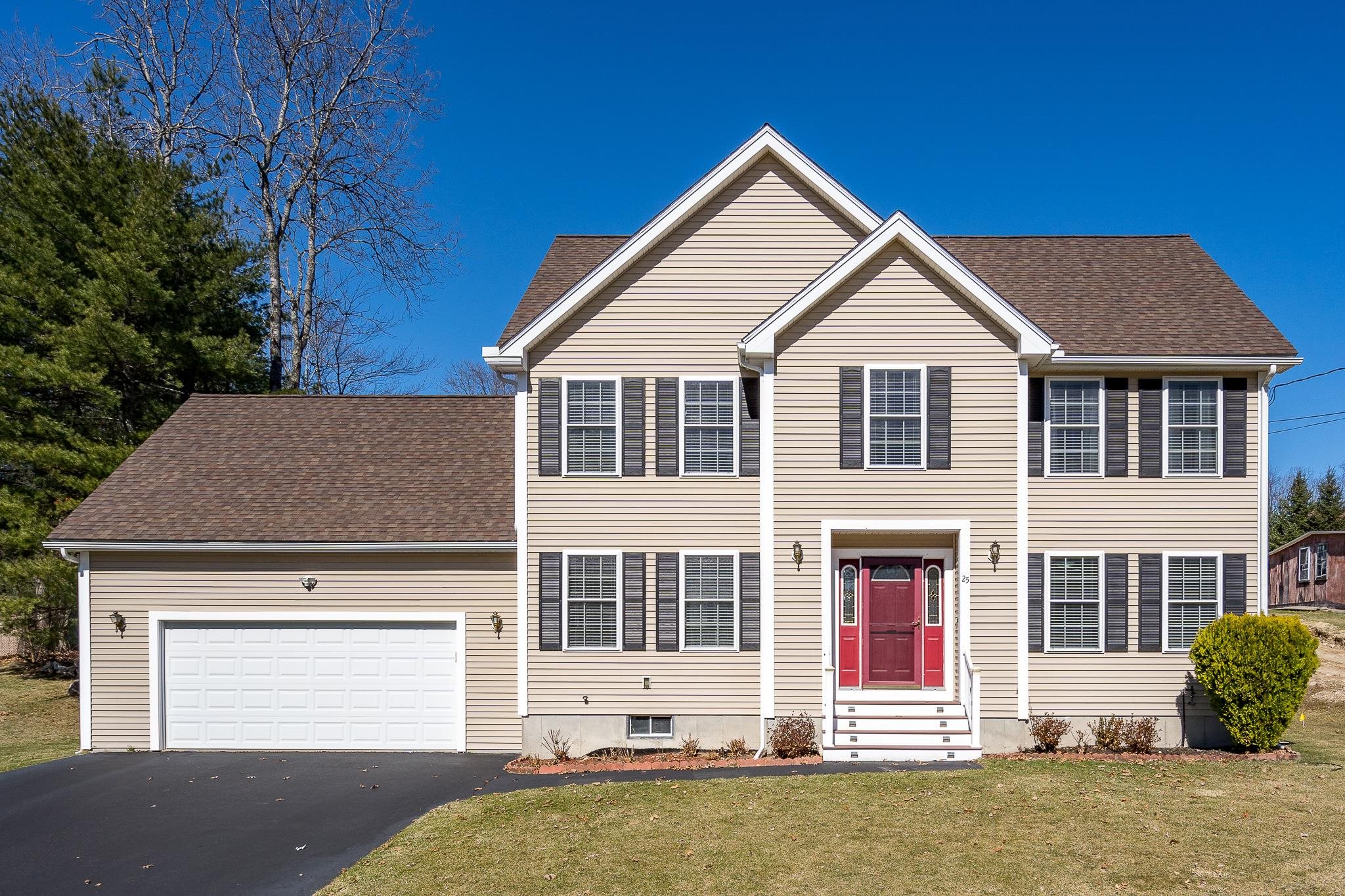 25 Gosselin Road Nashua, NH 03062 - Photo 1 of 40 Gallery Image 1