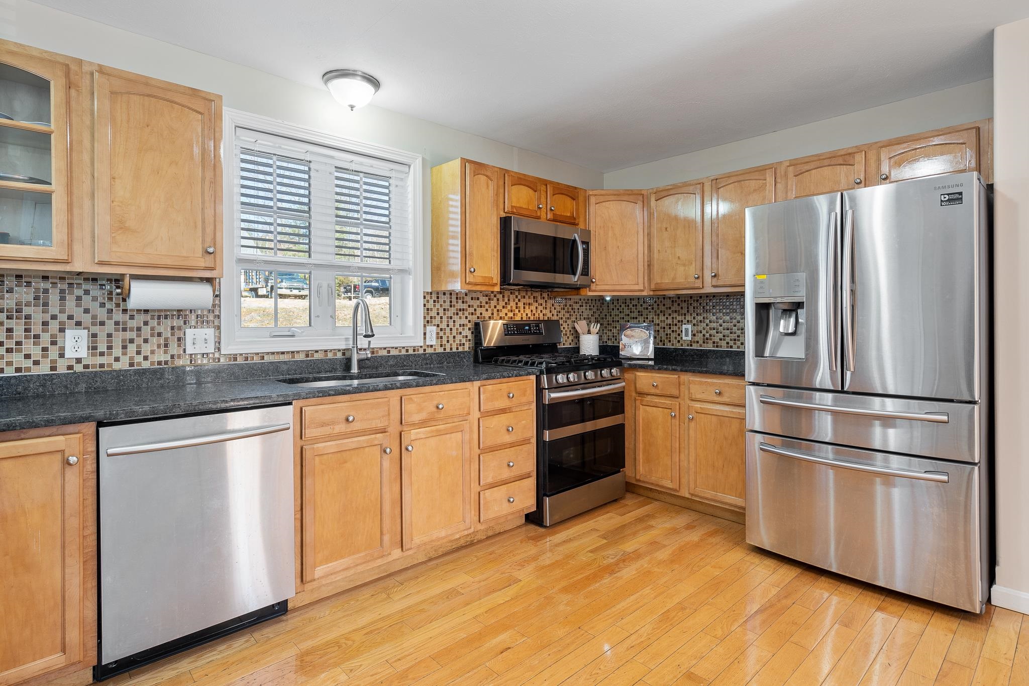 25 Gosselin Road Nashua, NH 03062 - Photo 12 of 40 Gallery Image 12