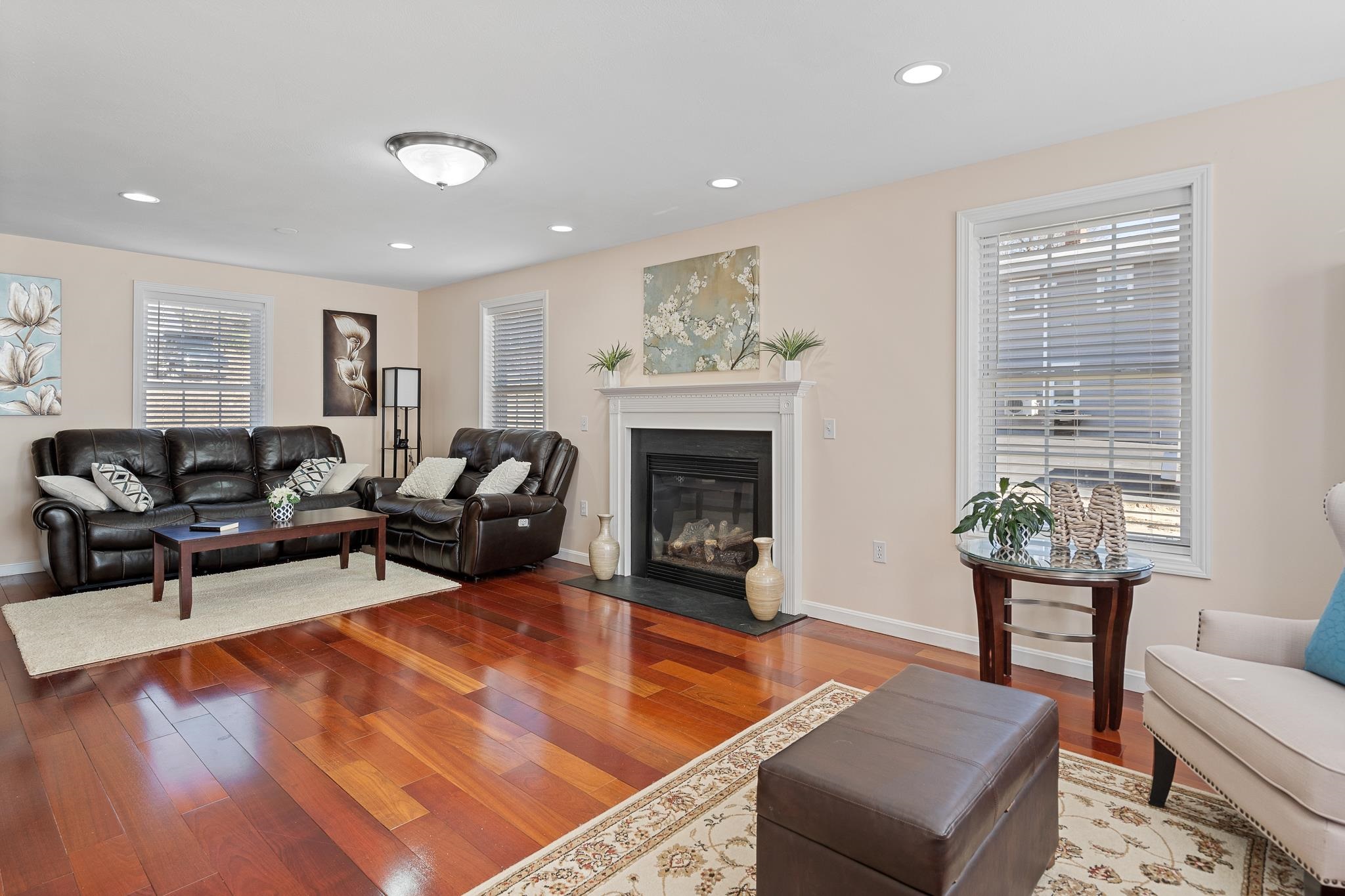 25 Gosselin Road Nashua, NH 03062 - Photo 3 of 40 Gallery Image 3