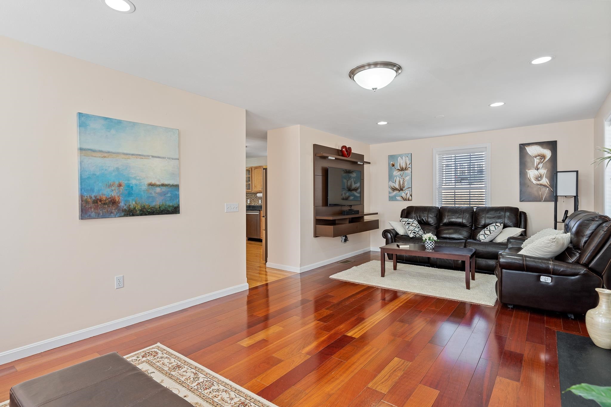 25 Gosselin Road Nashua, NH 03062 - Photo 6 of 40 Gallery Image 6