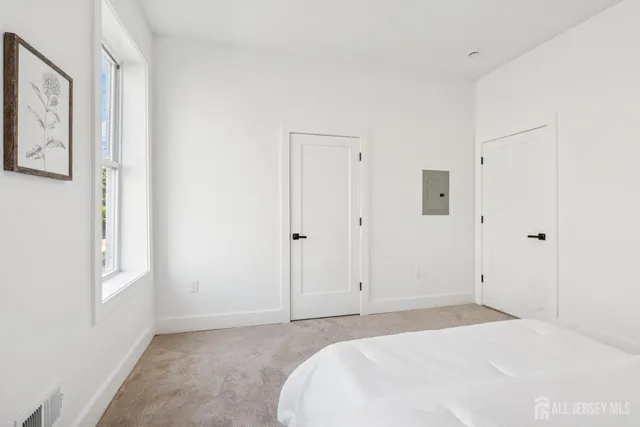 $2,700 | 318 Seaman Street, Unit 2, New Brunswick, NJ 08901