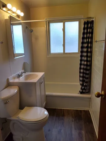 $1,250 | 3484 Western Avenue, Unit 3484B, Park Forest, IL 60466