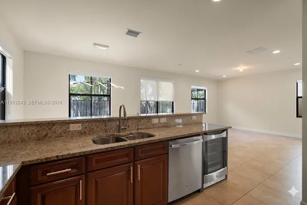 $4,800 | 10021 Northwest 87th Terrace, Doral, FL 33178