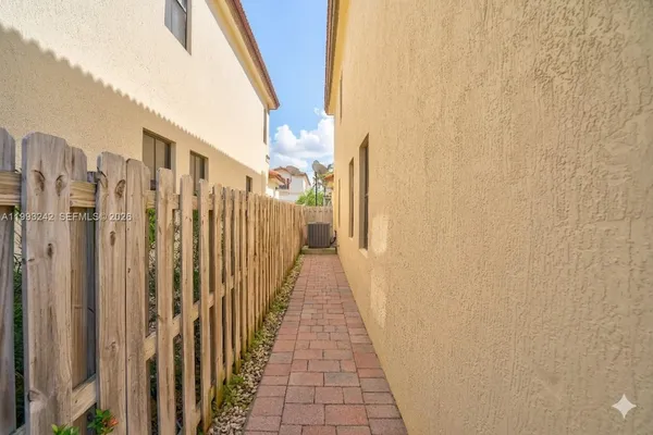 $4,800 | 10021 Northwest 87th Terrace, Doral, FL 33178