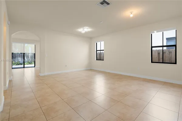 $4,800 | 10021 Northwest 87th Terrace, Doral, FL 33178