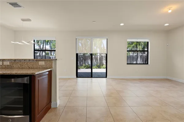 $4,800 | 10021 Northwest 87th Terrace, Doral, FL 33178