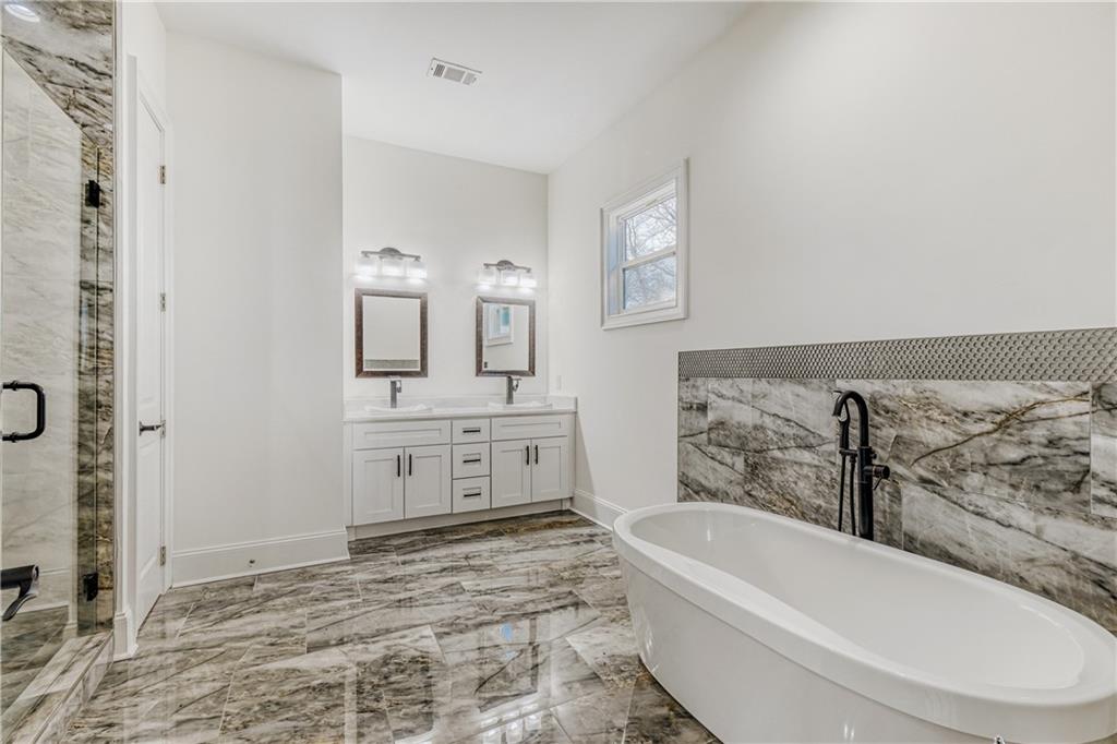 2415 West Rugby Avenue Atlanta, GA 30337 - Photo 14 of 27