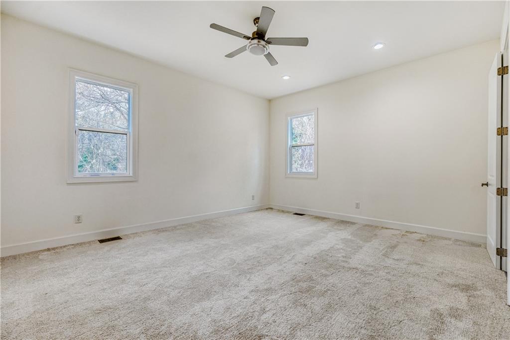 2415 West Rugby Avenue Atlanta, GA 30337 - Photo 18 of 27