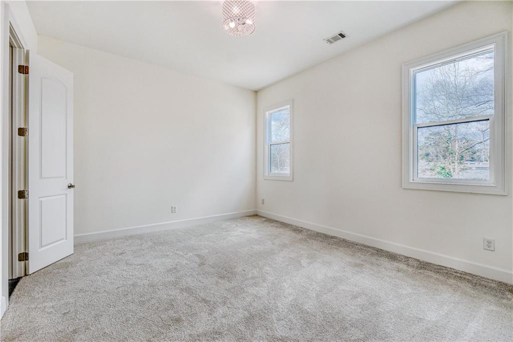 2415 West Rugby Avenue Atlanta, GA 30337 - Photo 19 of 27