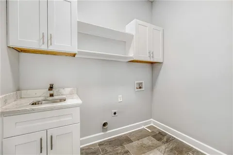 $870,000 | 2415 West Rugby Avenue, Atlanta, GA 30337