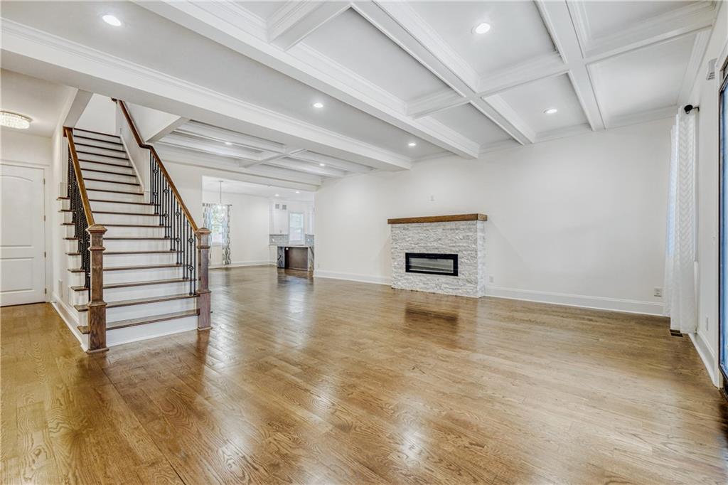 2415 West Rugby Avenue Atlanta, GA 30337 - Photo 4 of 27