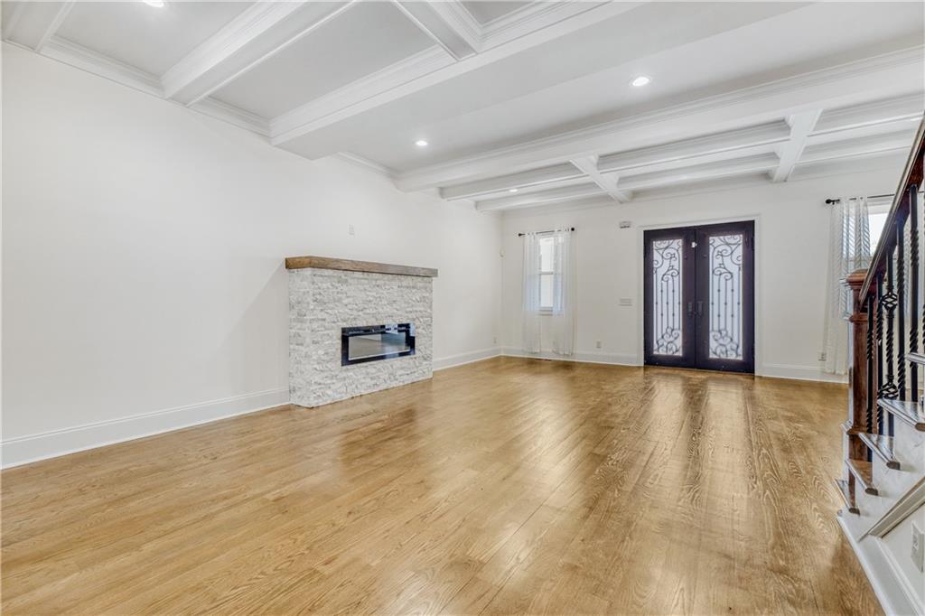 2415 West Rugby Avenue Atlanta, GA 30337 - Photo 6 of 27