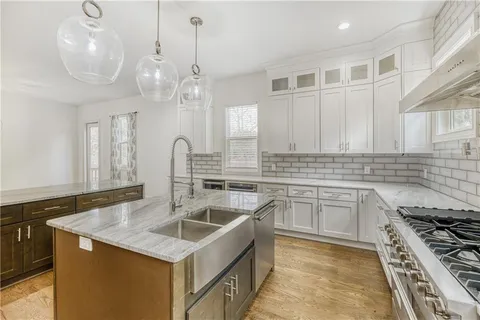 $890,000 | 2415 West Rugby Avenue, Atlanta, GA 30337