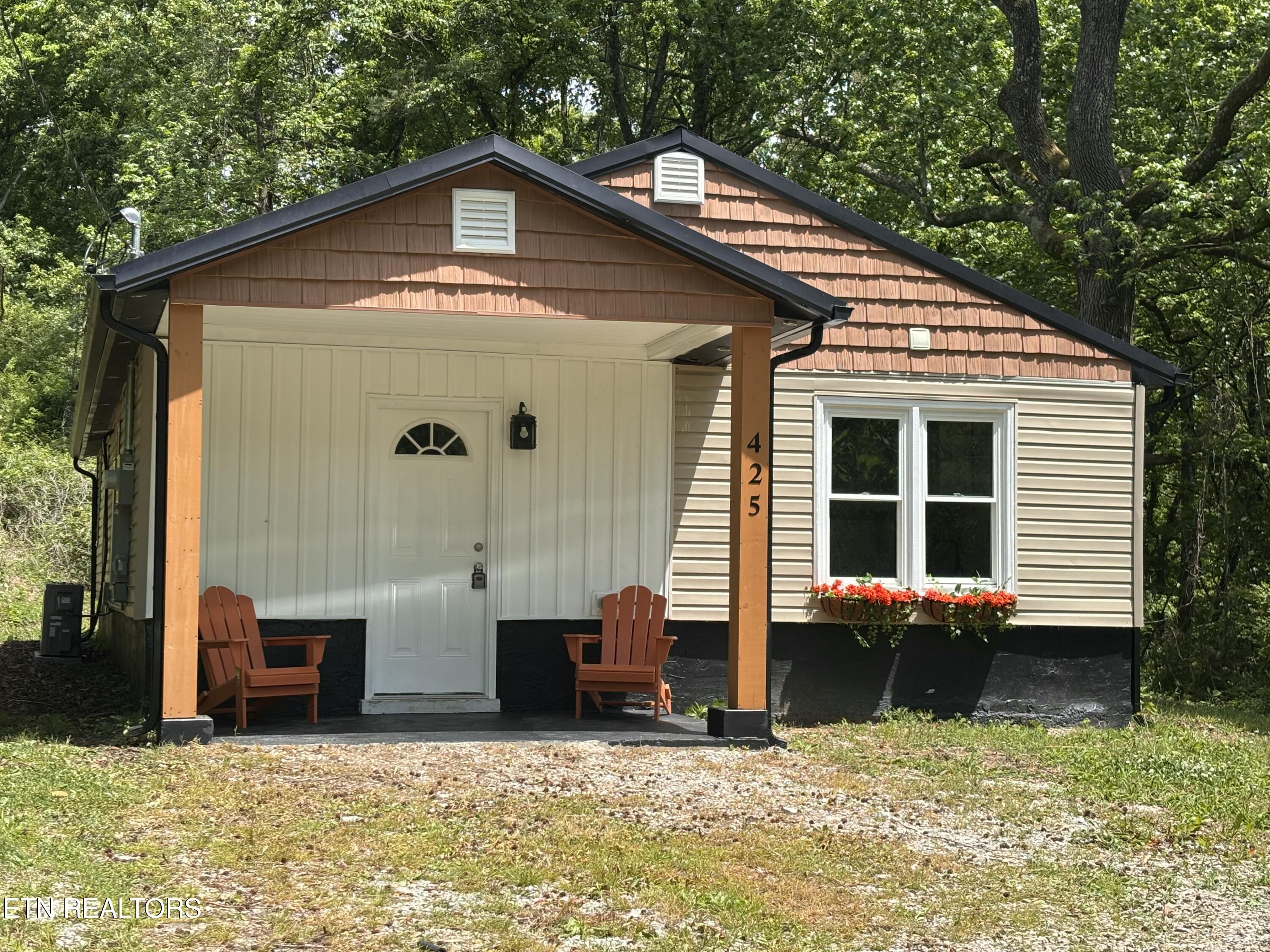 425 Childs Road Harriman, TN 37748 - Photo 2 of 14 1000030646