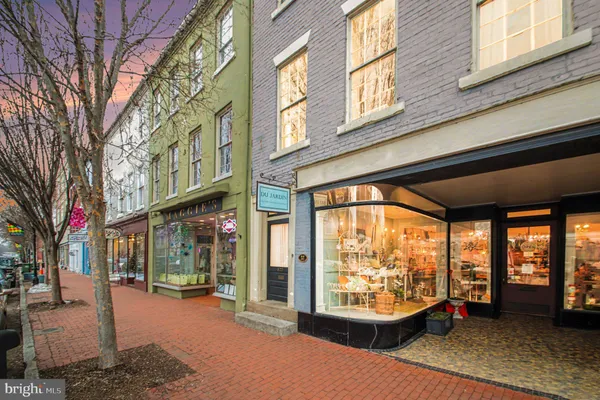 $1,250 | 822 Caroline Street, Unit 1, Fredericksburg, VA 22401