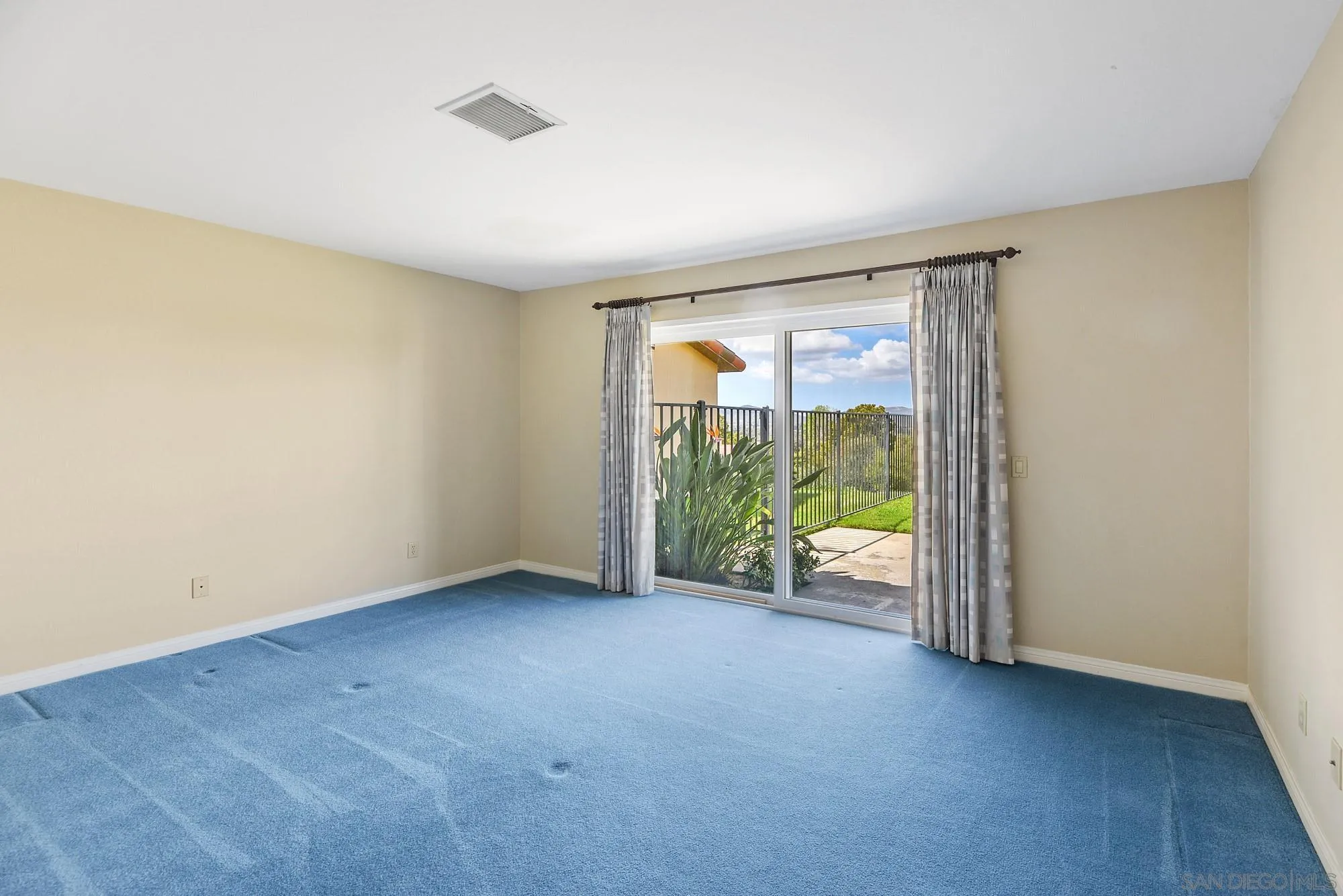 13000 Lomas Verdes Drive Poway, CA 92064 - Photo 26 of 58 a view of an empty room with a window