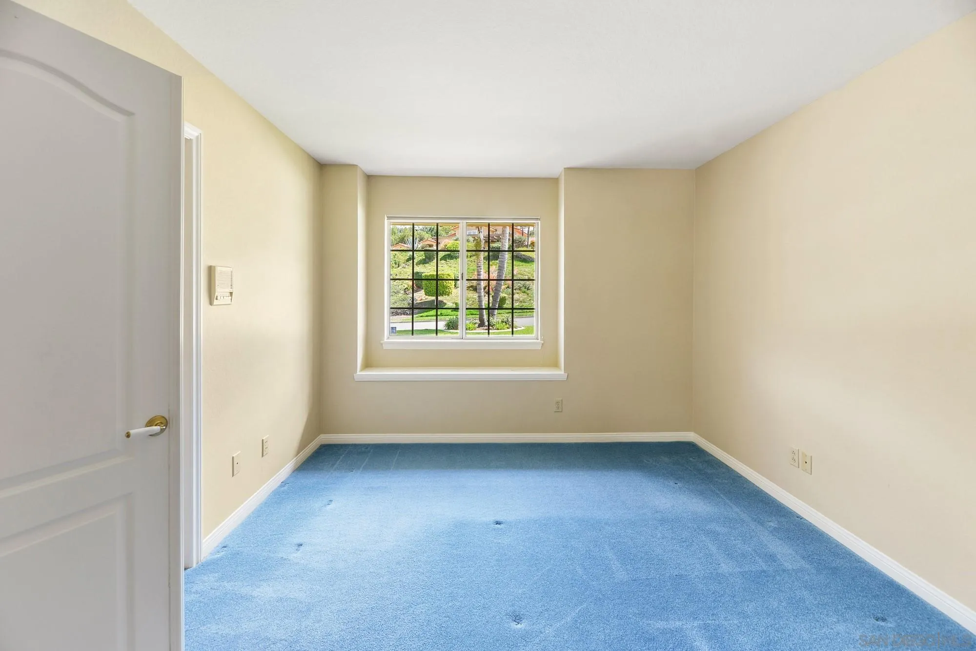 13000 Lomas Verdes Drive Poway, CA 92064 - Photo 27 of 58 a view of an empty room with a window