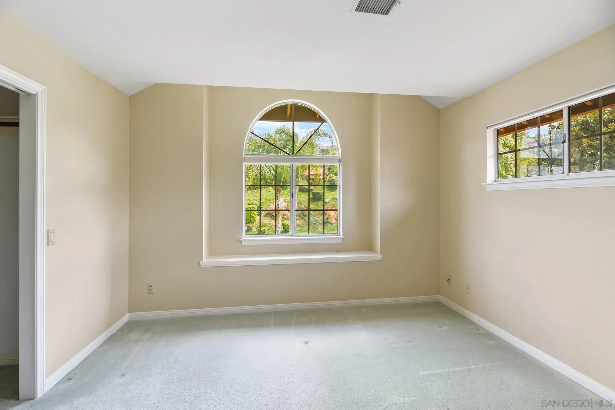 13000 Lomas Verdes Drive Poway, CA 92064 - Photo 44 of 58 an empty room with a window